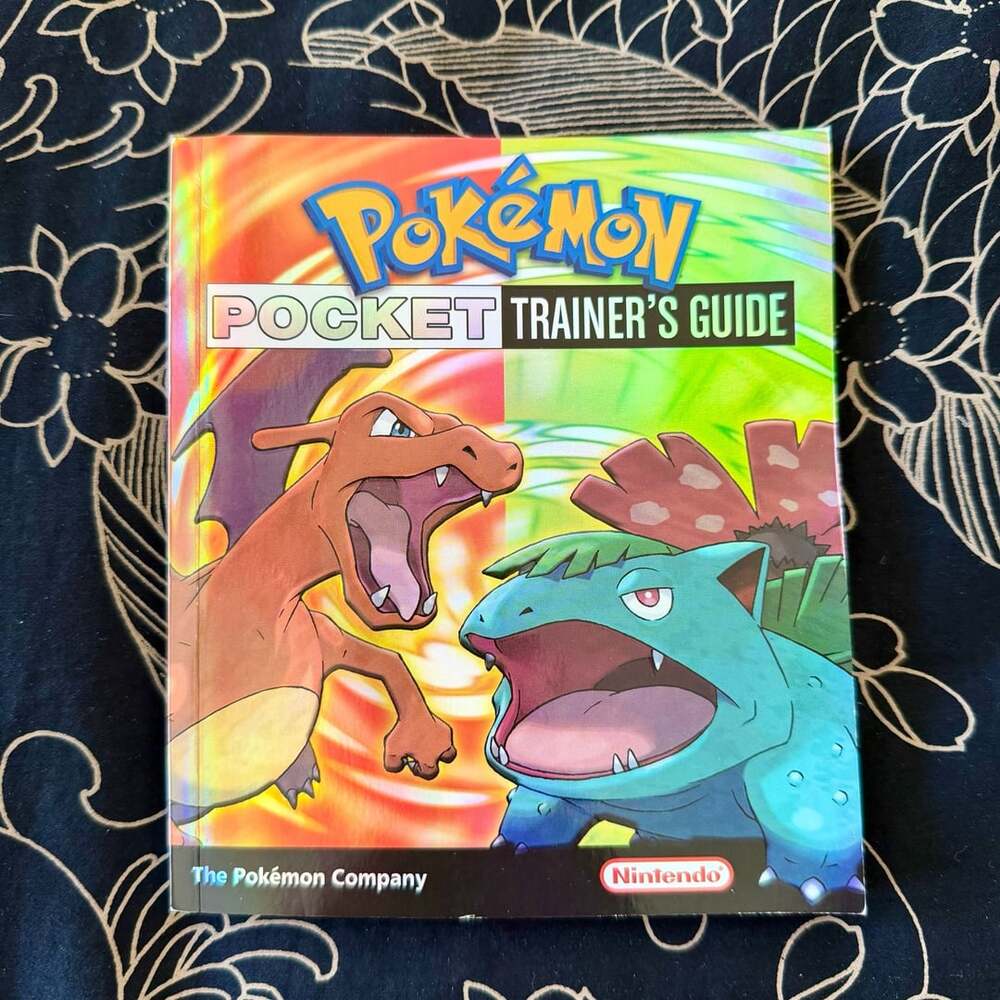 Nintendo Pokemon Pocket Trainer's Guide Strategy Book Fire Red Leaf Green